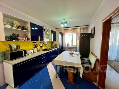 4-комнатная квартира · 76 м² · 4/5 этаж, Майкудук, мкр Голубые пруды за 30 млн ₸ в Караганде, Алихана Бокейханова р-н