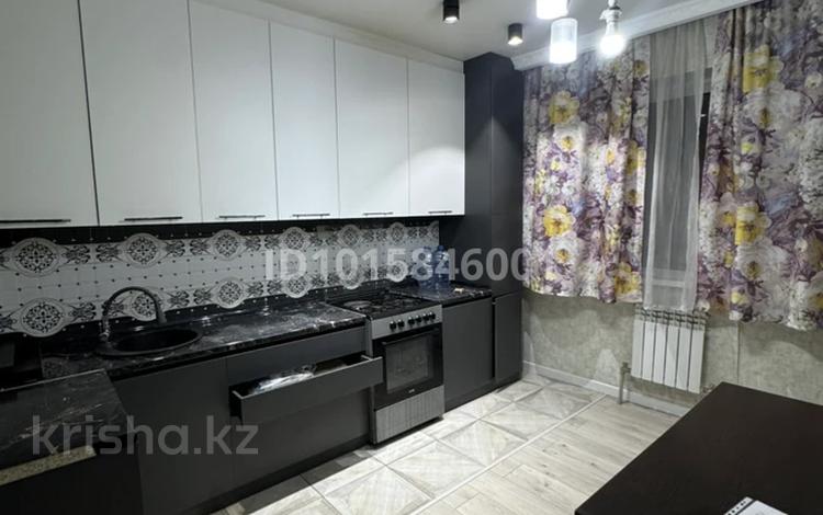 2-комнатная квартира · 72 м² · 3/10 этаж, мкр Шугыла 8 за 250 000 ₸ в Алматы, Наурызбайский р-н — фото 2