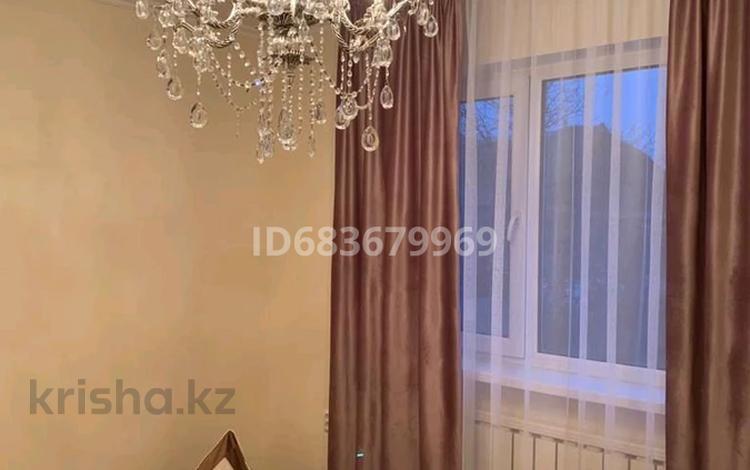 Отдельный дом · 4 комнаты · 220 м² · 7 сот., Школьная 11 за 50 млн ₸ в Уральске — фото 2