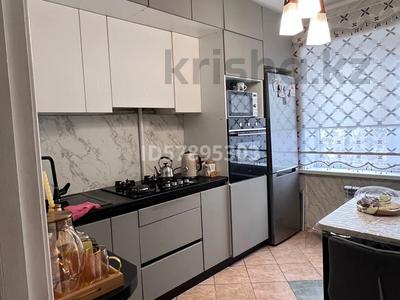 4-бөлмелі пәтер · 83 м² · 3/9 қабат, М.Дулатова 167 — Напротив «Хрусталя» и банка «Freedom», бағасы: 38.5 млн ₸ в Семее