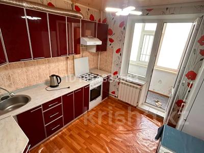 2-бөлмелі пәтер · 54 м² · 4/5 қабат, 2 ш/а., Санкибай батыра 169 — 23 школа, бағасы: 15.6 млн ₸ в Актобе, мкр 8