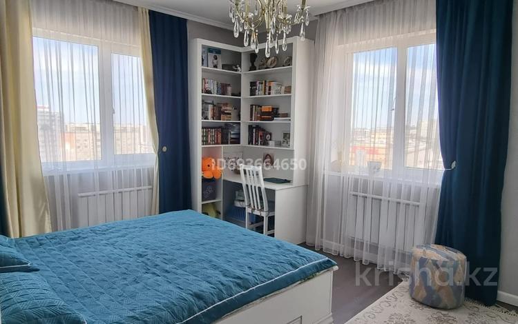 3-комнатная квартира, 80 м², 10/12 этаж, Сатпаева — АДК, Автодом