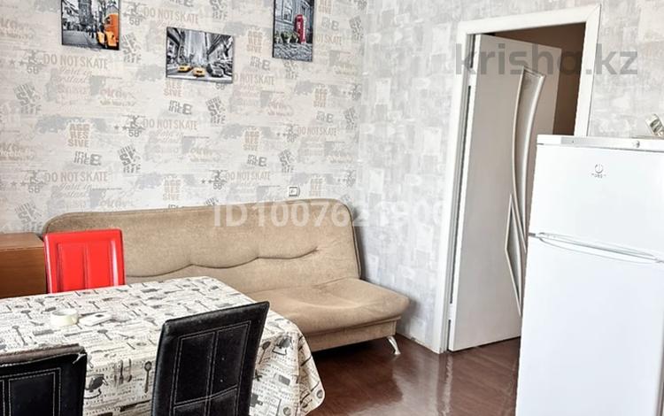 1-комнатная квартира · 50.8 м² · 3/10 этаж, мкр Новый Город, Ермекова 106а за 18 млн ₸ в Караганде, Казыбек би р-н — фото 2