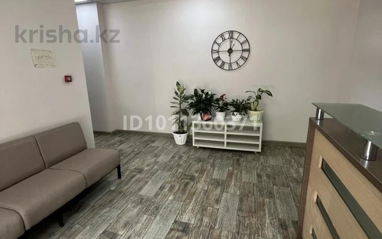 Офисы, склады, кабинеты и рабочие места · 20 м² за 150 000 ₸ в Алматы, Бостандыкский р-н — фото 2