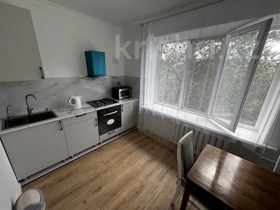 2-бөлмелі пәтер · 56 м² · 5/5 қабат, Байзакова — 2-комнатная квартира в совминовском кирпичном доме, Байзакова — Казыбек би, бағасы: 52 млн ₸ в Алматы, Алмалинский р-н
