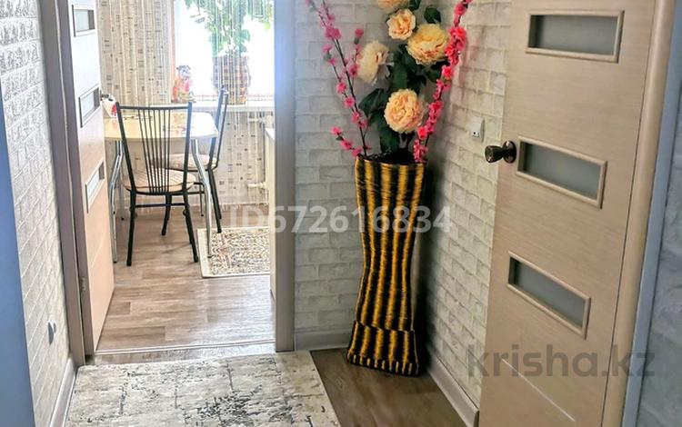 1-бөлмелі пәтер · 35 м² · 4/5 қабат, 3 микрорайон 16 — Кунаева, бағасы: 15 000 ₸ в Конаеве — фото 2