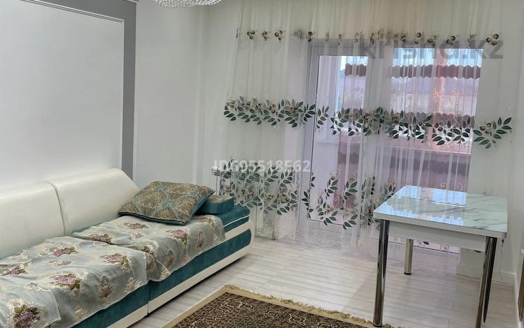 2-бөлмелі пәтер · 70 м² · 2/9 қабат, мкр Нурсат 2, Аргынбекова — Рахима плаза, бағасы: 300 000 ₸ в Шымкенте, Каратауский р-н — фото 2