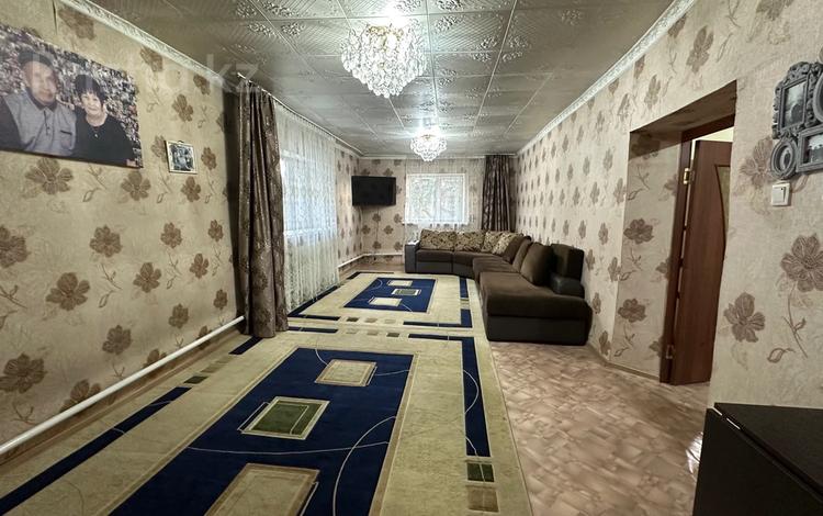 Отдельный дом · 3 комнаты · 92.7 м² · 5 сот., Треугольник за 15 млн 〒 в Абай обл. — фото 2