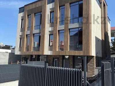 6-комнатная квартира · 280 м², мкр Горный Гигант 318 за 170 млн 〒 в Алматы, Медеуский р-н