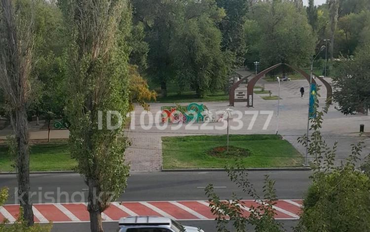 2-бөлмелі пәтер · 45 м² · 4/4 қабат, Толе би 52, бағасы: 120 000 ₸ в Таразе — фото 2