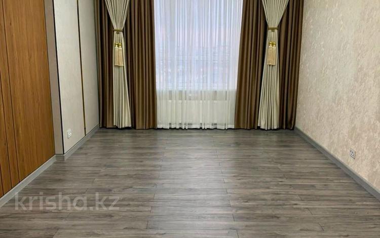 3-бөлмелі пәтер · 98 м² · 7/9 қабат, мкр Шымсити, Байдибек би 10/3, бағасы: 74 млн ₸ в Шымкенте, Абайский р-н — фото 2