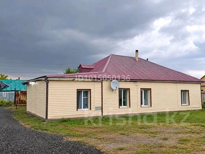 Жеке үй · 4 бөлме · 100 м² · 10 жүзд., Интернациональная 49 — Центр, сквер им. С. Нурмагамбетова, бағасы: 7 млн ₸ в Акколе