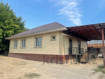 Отдельный дом · 4 комнаты · 129.4 м² · 4 сот., Ал - Фараби 36а за 37.5 млн 〒 в Туздыбастау (Калинино)