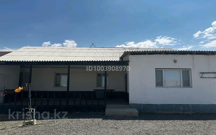 Жеке үй · 5 бөлме · 500 м² · 10 жүзд., Кызыл тобе 2 — Вдоль дороги, бағасы: 16 млн ₸ в Кызылтобе 2 — фото 2