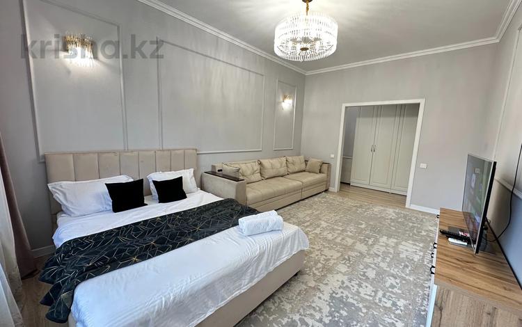 3-бөлмелі пәтер · 70 м² · 2/8 қабат, Розыбакиева 310а, бағасы: 45 000 ₸ в Алматы, Бостандыкский р-н — фото 48