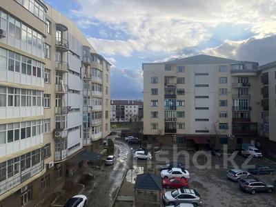 2-комнатная квартира · 60 м² · 7/7 этаж · помесячно, Атшабар 17 — Айтиева, ТАРГУ за 130 000 〒 в Таразе