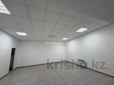Офисы, магазины и бутики, салоны красоты, образование, конференц-залы, кабинеты и рабочие места, студии · 45 м² за 150 000 ₸ в Актобе