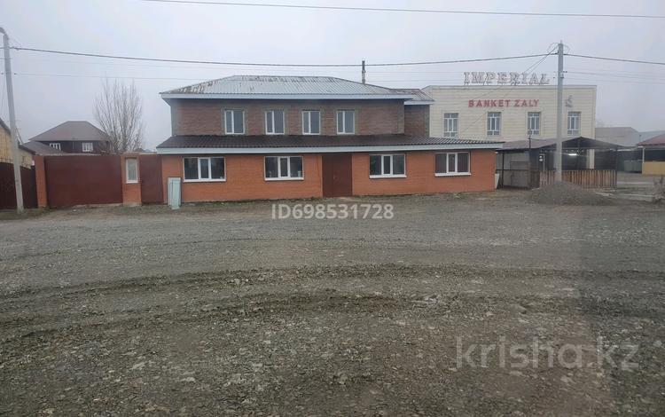 Отдельный дом · 10 комнат · 385 м² · 10 сот., Мукагали макатаева 21 — Империал и на против Самурык магазин за 70 млн ₸ в Караоткеле — фото 4