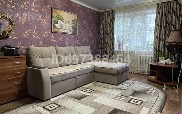 2-бөлмелі пәтер, 56 м², 3/5 қабат, мкр 4 9дом, бағасы: 17.7 млн 〒 в Уральске, мкр 4 — фото 2