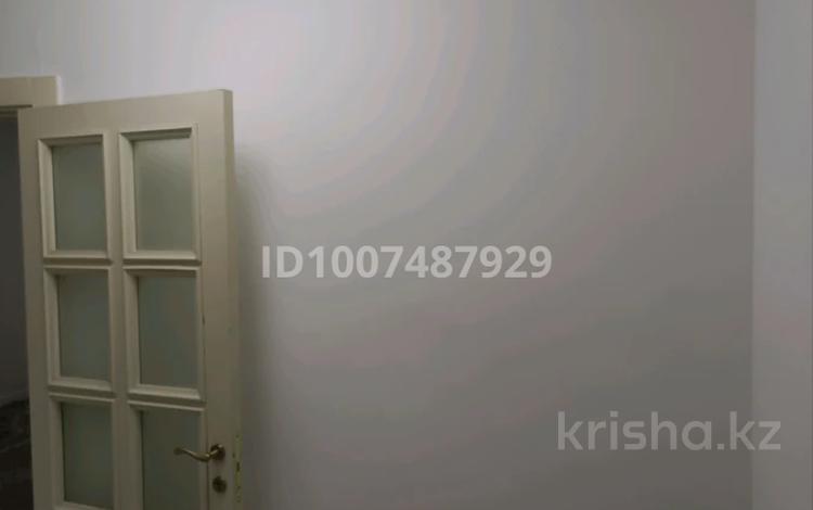 2-комнатная квартира · 44 м² · 10/10 этаж, Нажмеденова 64 — Сафуан Шаймерденова за 180 000 〒 в Астане, р-н Байконур — фото 2