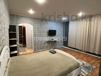 1-комнатная квартира · 30 м² · 1/3 этаж, Абулхайр хана 6/1 — Сзади остановки Казахстан за 8 000 ₸ в Уральске