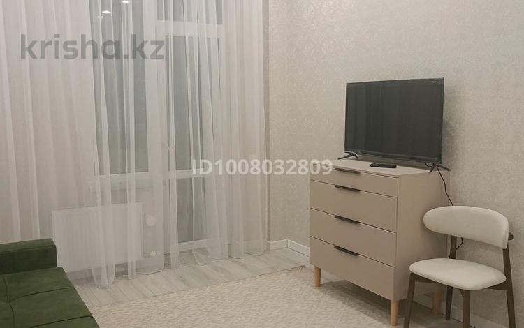 1-комнатная квартира · 42 м² · 8/9 этаж, Жумекен нажмиденова 28/1 за 18 000 ₸ в Астане — фото 2