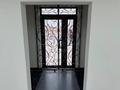 Свободное назначение, магазины и бутики, общепит, салоны красоты, бани, гостиницы и зоны отдыха, фитнес и спорт, медцентры и аптеки, образование, развлечения, конференц-залы, кабинеты и рабочие места · 96 м² за 300 000 ₸ в Атырау — фото 7