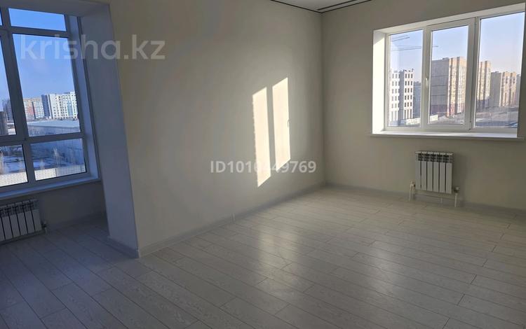 2-бөлмелі пәтер · 75.4 м² · 3/5 қабат, мкр. Алтын орда 100Б, бағасы: 30.6 млн 〒 в Актобе — фото 2