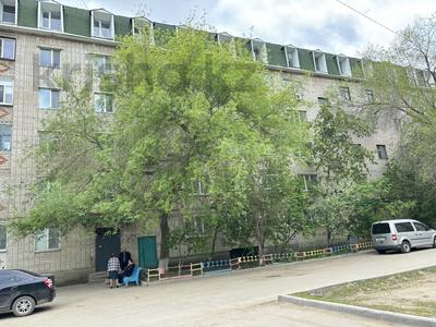 1-комнатная квартира, 33 м², 1/6 этаж, мкр 8, Алдиярова 6 за 10.9 млн 〒 в Актобе, мкр 8