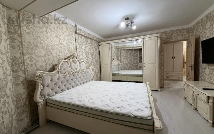 3-комнатная квартира · 80 м² · 3/9 этаж, проспект Таукехана 33/1 за 250 000 ₸ в Шымкенте — фото 2