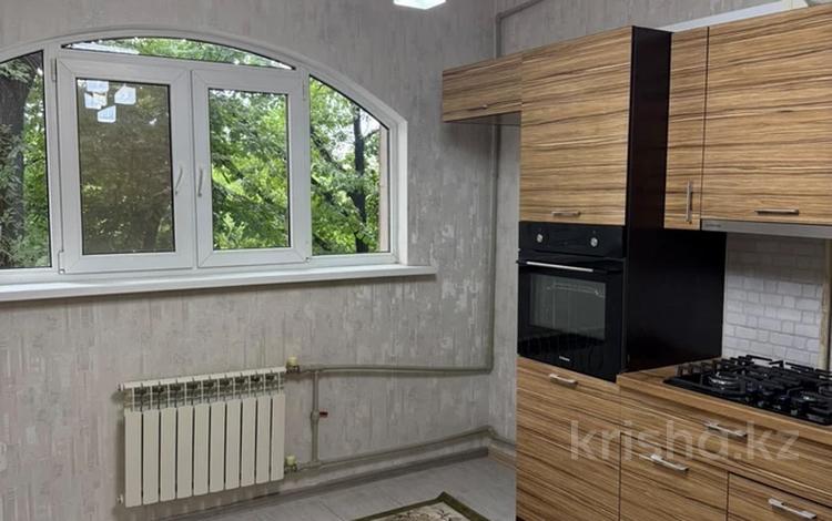 2-бөлмелі пәтер · 55 м² · 4/9 қабат, мкр Жетысу-1 — Момышулы Улугбека, бағасы: 250 000 ₸ в Алматы, Ауэзовский р-н — фото 2