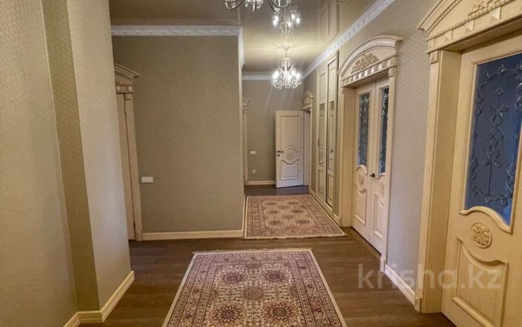 7-бөлмелі пәтер · 300 м² · 3/13 қабат, Иляева 33, бағасы: 180 млн ₸ в Шымкенте, Аль-Фарабийский р-н — фото 2