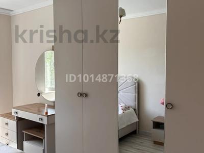 2-бөлмелі пәтер · 52 м² · 1/9 қабат, 18-шағынаудан 4, бағасы: 14 млн ₸ в Караганде, Алихана Бокейханова р-н