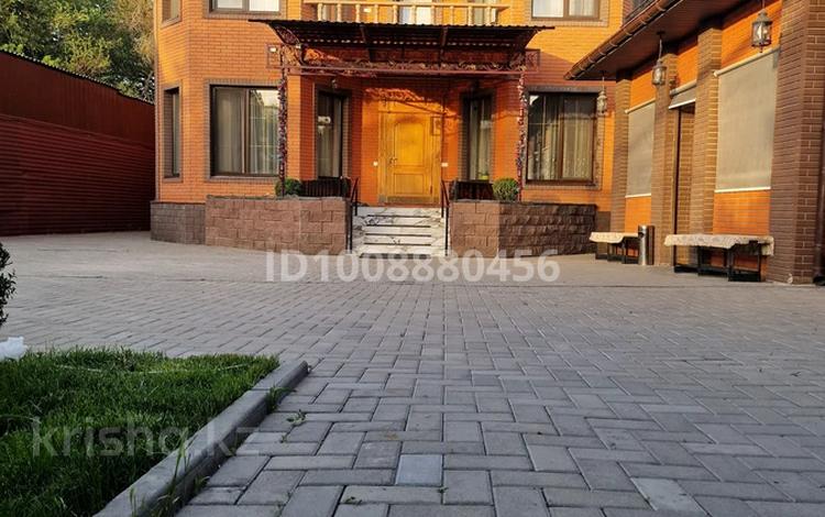 Отдельный дом · 6 комнат · 265 м² · 8 сот., Зубарева 40 — Базар Ялян Байсат Алатау за 270 млн ₸ в Алматы, Жетысуский р-н — фото 2