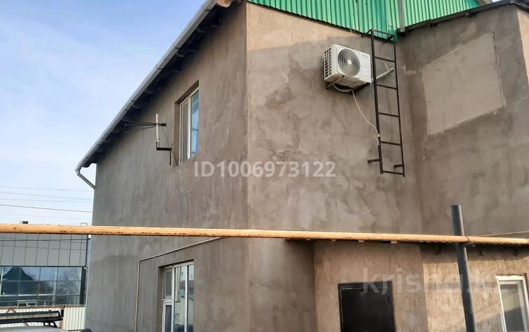 Отдельный дом · 3 комнаты · 120 м² · 4.5 сот., мкр СМП 136, Сырым-датова 121/1 — Школа 9 за 35 млн 〒 в Атырау — фото 2