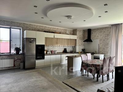 Дом · 5 комнат · 400 м², Кайым Мухамедханов 24 — 20 мкр, Аль-фараби за 200 000 ₸ в Усть-Каменогорске