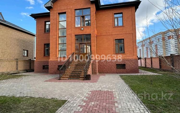 Отдельный дом · 7 комнат · 460 м² · 20 сот., мкр Городской Аэропорт, Кабжанова 62 за 280 млн 〒 в Караганде, Казыбек би р-н — фото 2