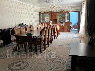 Отдельный дом • 8 комнат • 190 м² • 4.14 сот., Жумабекова 103А за 40 млн 〒 в Аксукенте