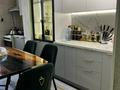3-бөлмелі пәтер · 80 м² · 1/5 қабат, Алатау ш/а. 39 — 48 мектеп пен Гүлім садиктің тура ортасы арасында үй жоқ сразу мектеп пен садик жаяу 5 минуттық жерде Фиркан Карзина Сулпак Эврика 10 минуттық жерде Диана базарчик, бағасы: 200 000 ₸ в Таразе, мкр Алатау