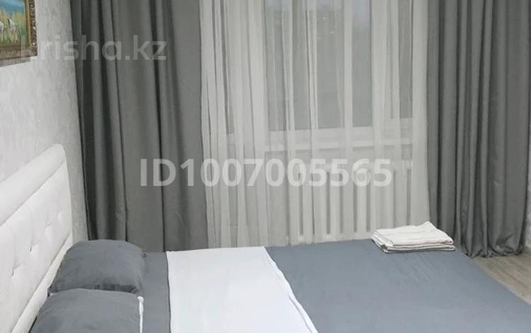 1-комнатная квартира · 40 м² · 5/5 этаж, мкр Строитель 39 — Строитель за 10 000 〒 в Уральске — фото 4