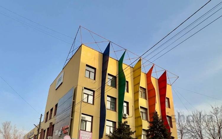 Еркін, кеңселер, дүкендер мен бутиктер, сұлулық салондары, медорталықтар мен дәріханалар, білім орталықтары, ойын-сауық · 800 м², бағасы: 490 млн ₸ в Алматы, Алмалинский р-н — фото 12