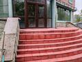 Свободное назначение, офисы, магазины и бутики, салоны красоты, медцентры и аптеки, образование, развлечения, конференц-залы, кабинеты и рабочие места, студии · 268 м² за 850 000 ₸ в Караганде, Казыбек би р-н
