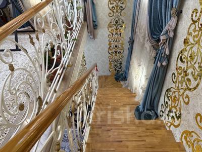 Отдельный дом · 4 комнаты · 210 м² · 4 сот., мкр Сары Арка, Центральная часть города, р-н Сарыарка за 57 млн 〒 в Атырау