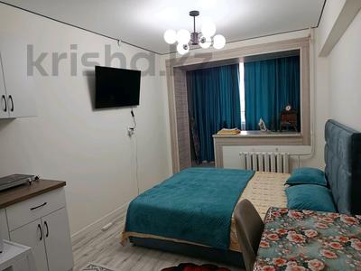1-комнатная квартира · 23 м² · 2/5 этаж, Раиымбек Батыра 206 Б — Ауезова Максима ТРЦ за 2 000 ₸ в Алматы, Алмалинский р-н