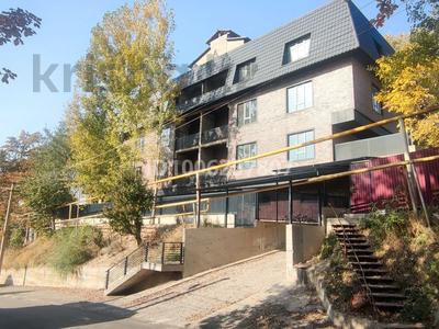 Свободное назначение, офисы, склады, бани, гостиницы и зоны отдыха, фитнес и спорт, медцентры и аптеки, образование, развлечения, кабинеты и рабочие места, студии · 1300 м² за 5.2 млн 〒 в Алматы, Медеуский р-н