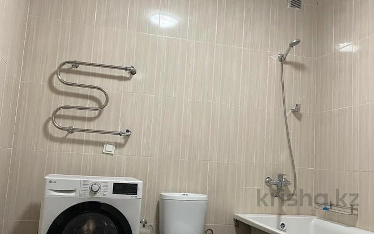 2-бөлмелі пәтер · 56 м² · 3/12 қабат, Толе би, бағасы: 39.5 млн ₸ в Алматы, Алмалинский р-н — фото 2