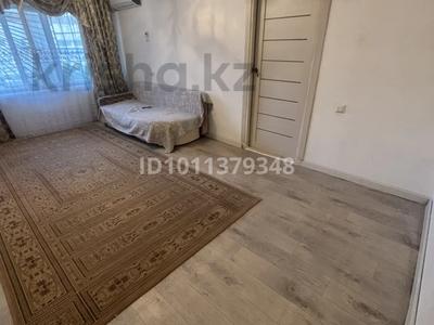 2-комнатная квартира · 44 м² · 1/5 этаж, мкр Центральный, Махамбета 118г — находится возле насиха технодом. за 15 млн ₸ в Атырау