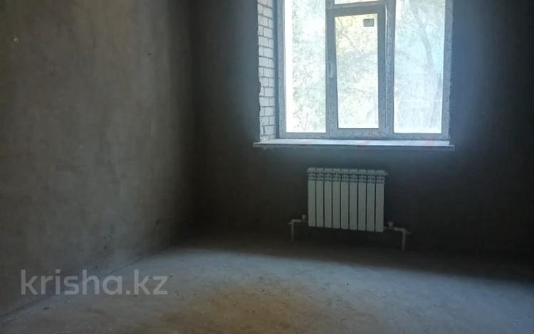 2-бөлмелі пәтер, 60 м², 9/10 қабат, мкр. Алтын орда, проспект Алии Молдагуловой, бағасы: 13.5 млн 〒 в Актобе, мкр. Алтын орда — фото 2