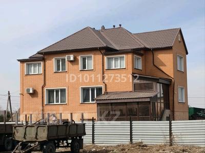 Отдельный дом · 4 комнаты · 500 м² · 15 сот., Горького 92 — Казахский театр (новый) за 300 млн ₸ в Петропавловске