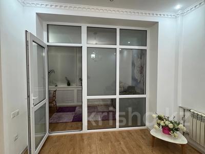 Продажа квартир в Атырауской обл.: 2-комнатная квартира · 46 м² · 1/2 этаж, Севастополь 10 за 17 млн 〒 2-комнатная квартира · 46 м² · 1/2 этаж, Севастополь 10 за 17 млн 〒 в Атырау, мкр Жилгородок